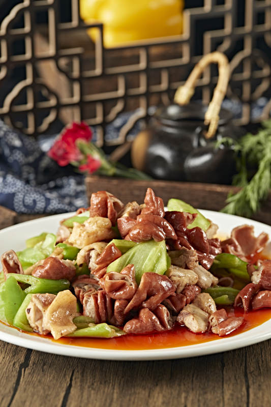 尖椒肥肠鸡图片