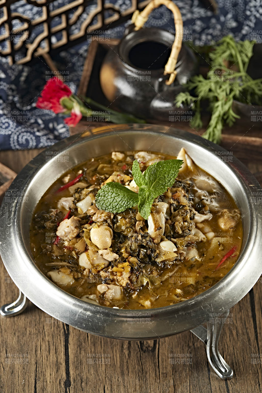 酸汤酸菜炖鱼杂图片