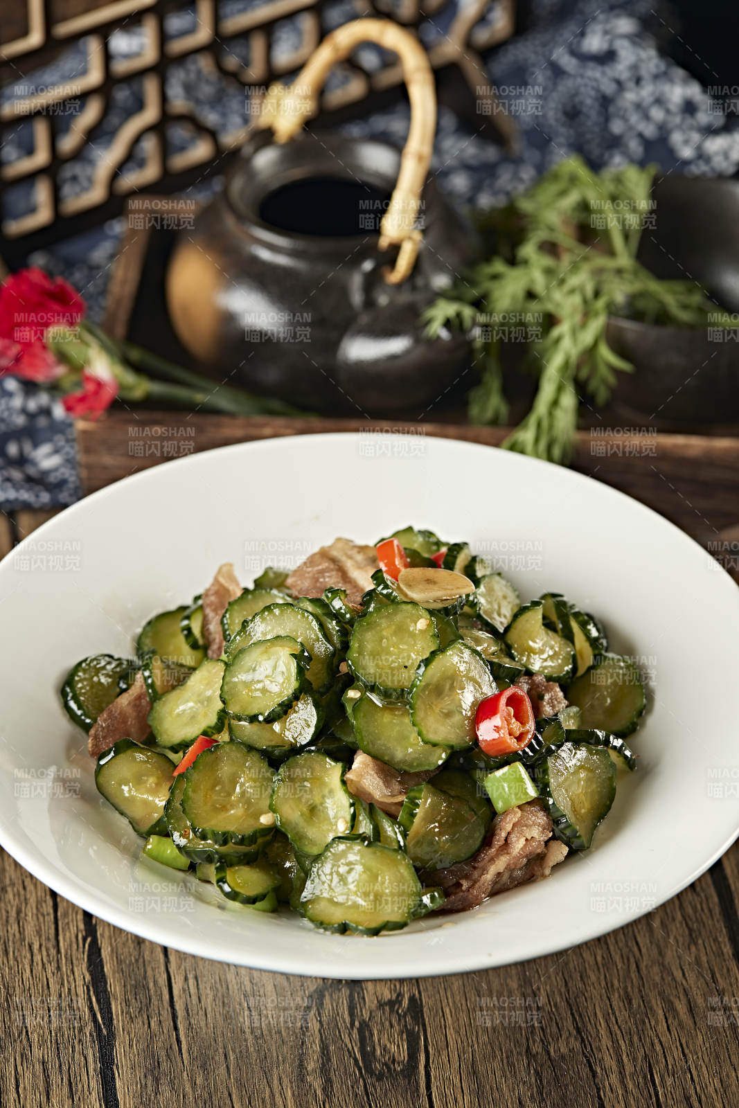 米椒鲜黄瓜片炒肉图片