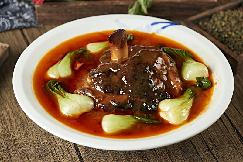 浇汁红烧大肘子图片