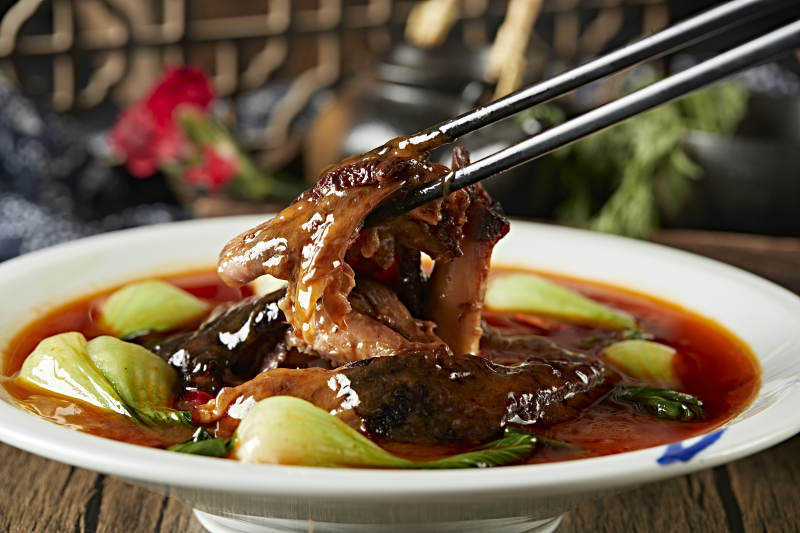浇汁红烧大肘子图片