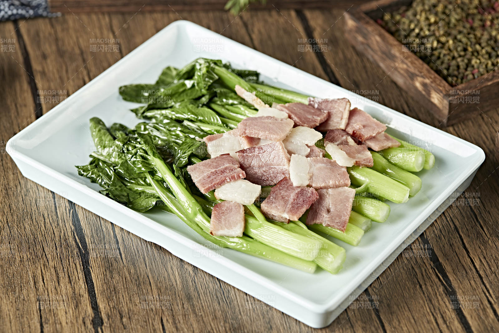 白灼菜心蒸咸肉图片
