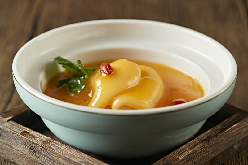 捞汁浓汤炖花胶图片