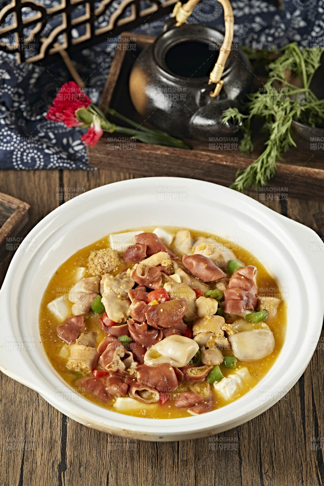 砂锅鱼杂炖肥肠图片