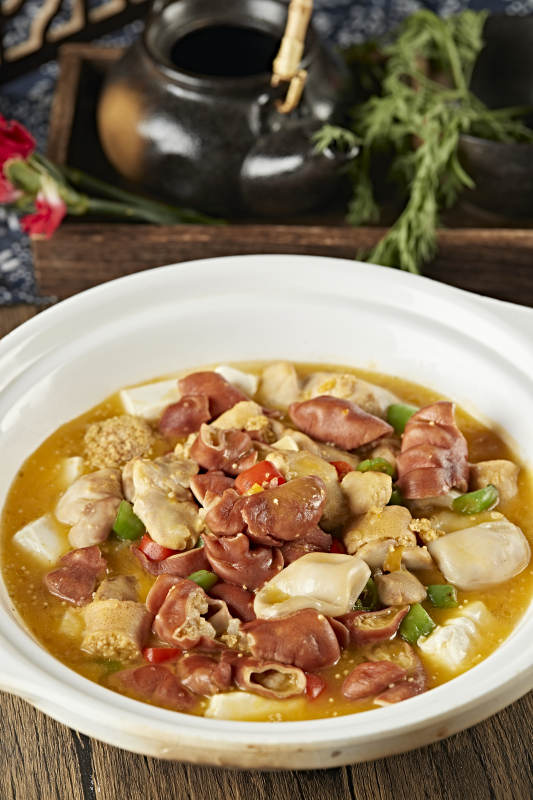 砂锅鱼杂炖肥肠图片