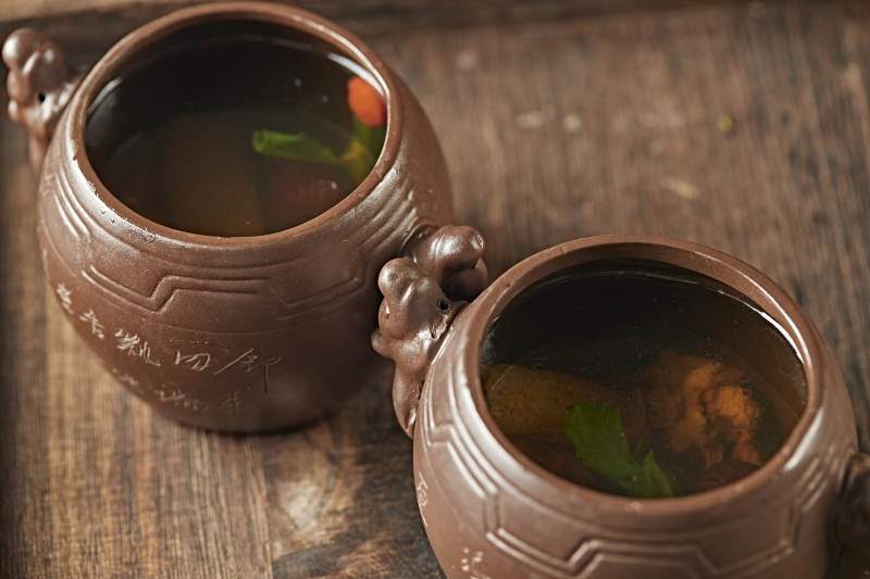 枸杞松茸排骨枸杞汤图片