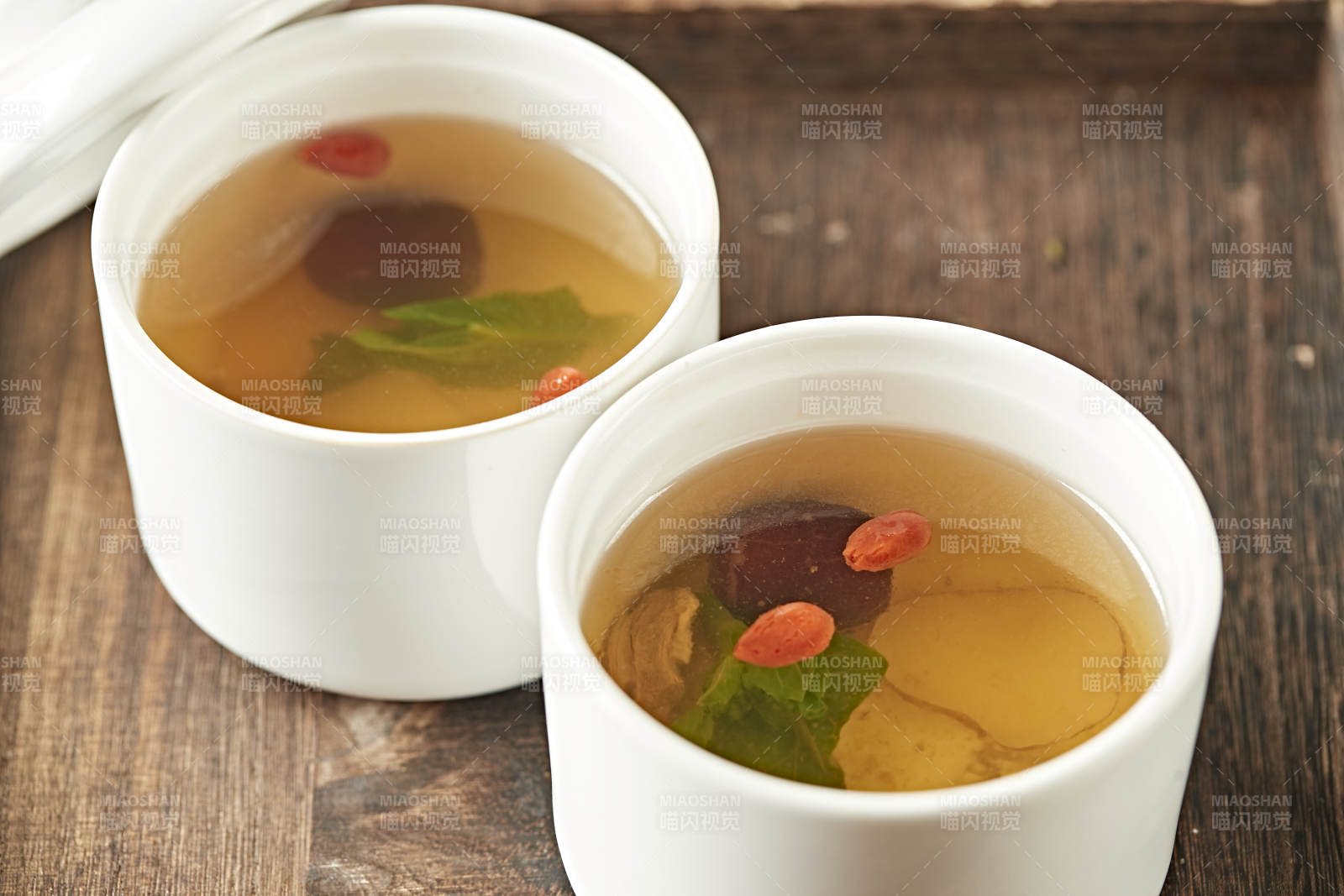 天麻乳鸽汤图片