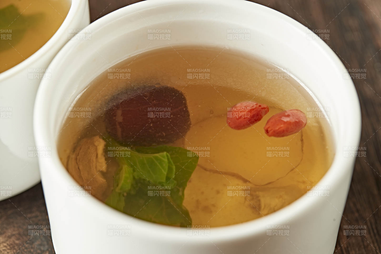 天麻乳鸽汤图片