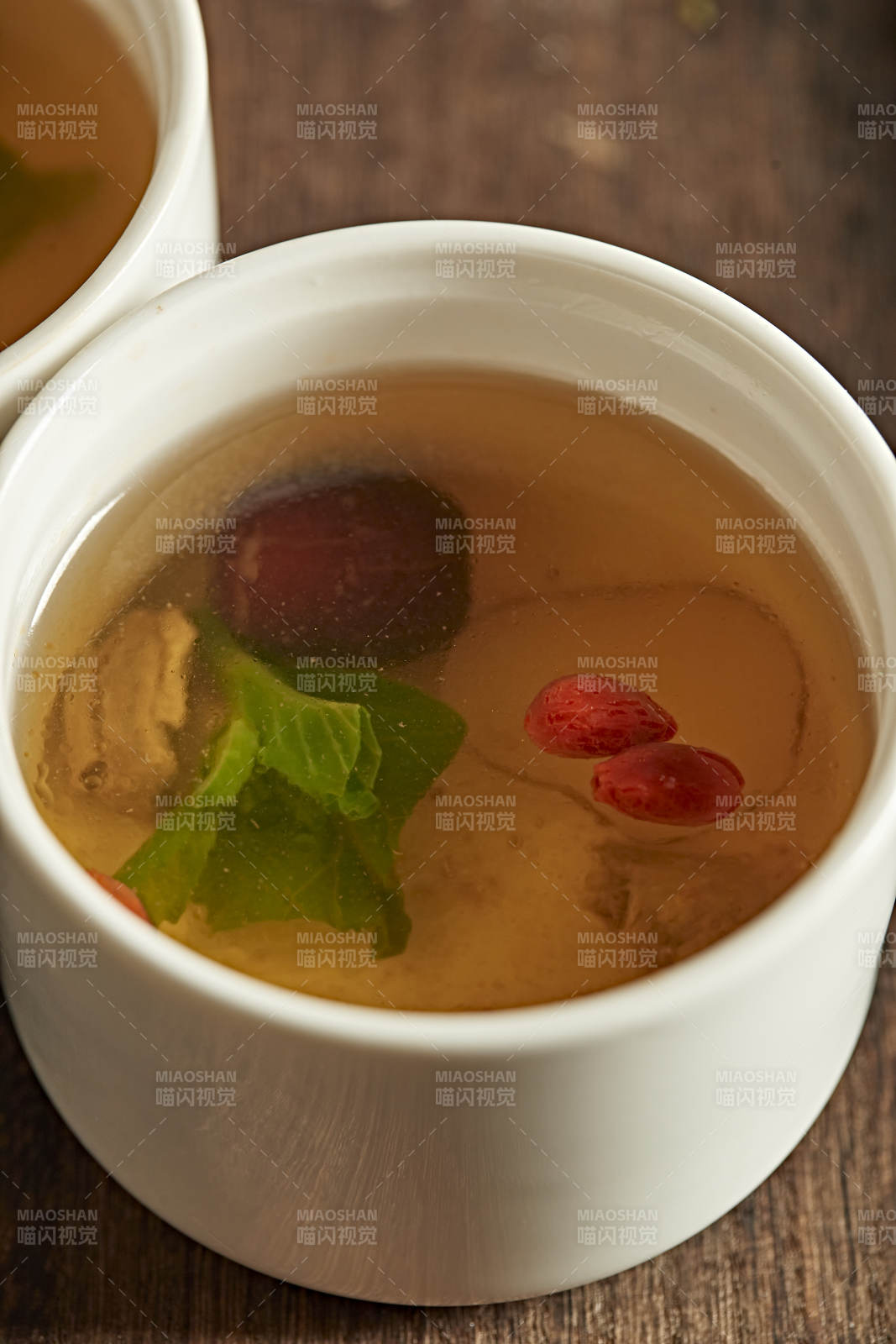 天麻乳鸽汤图片