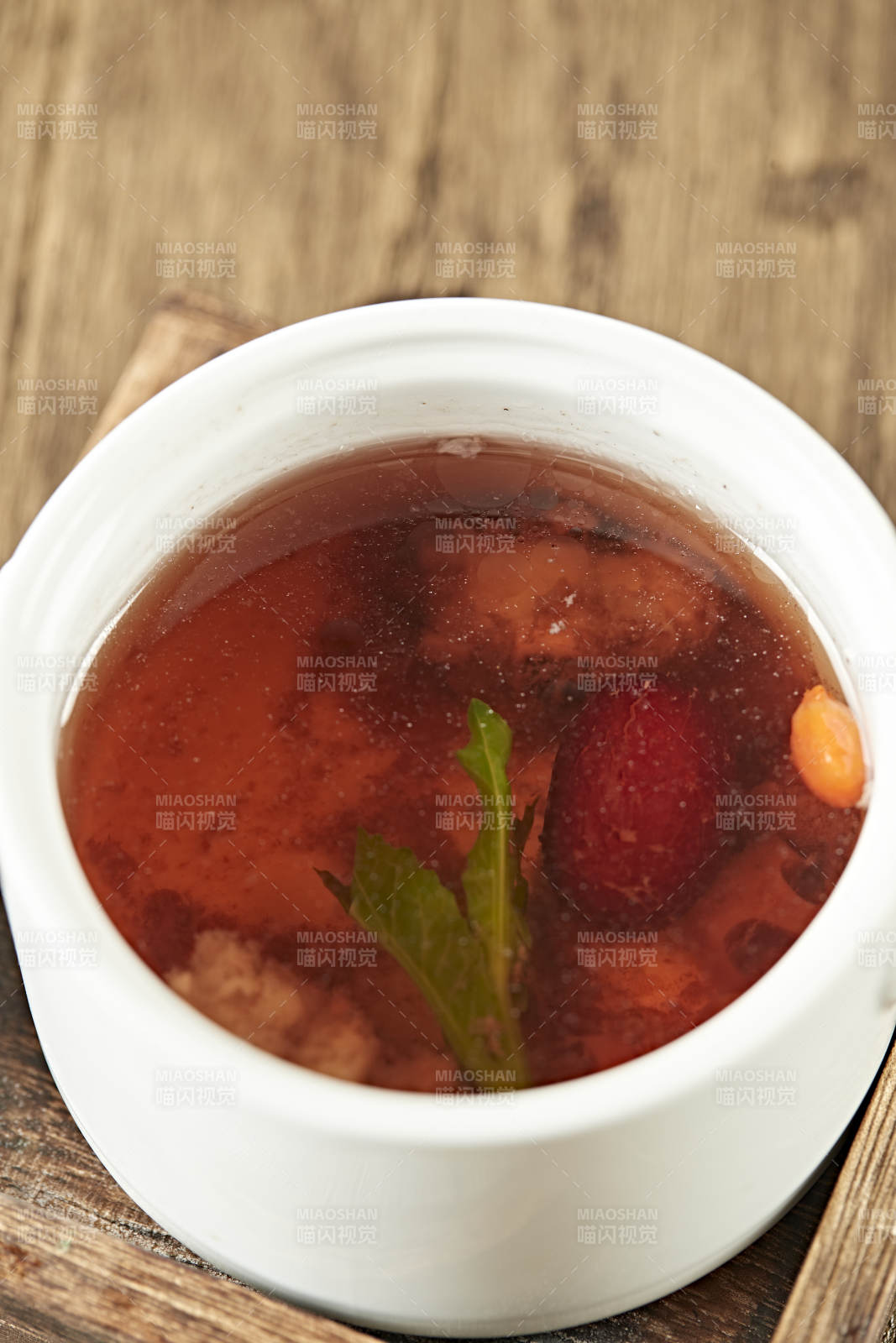 桃花泪红枣排骨汤图片