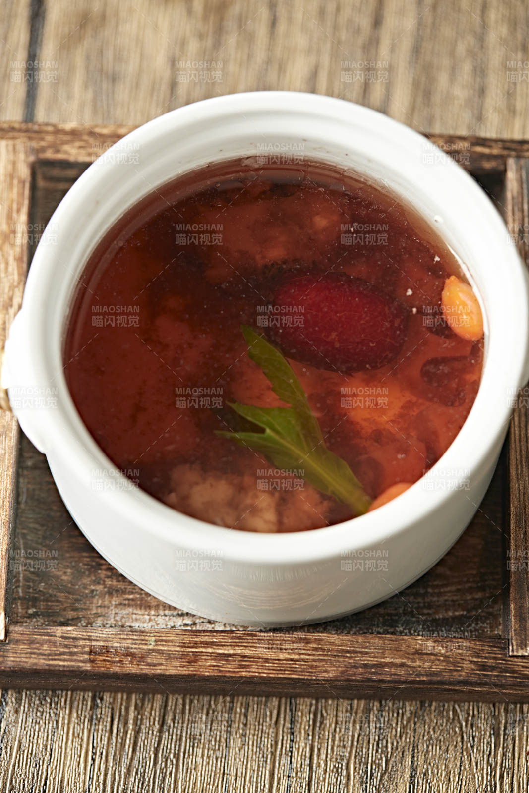 桃花泪红枣排骨汤图片