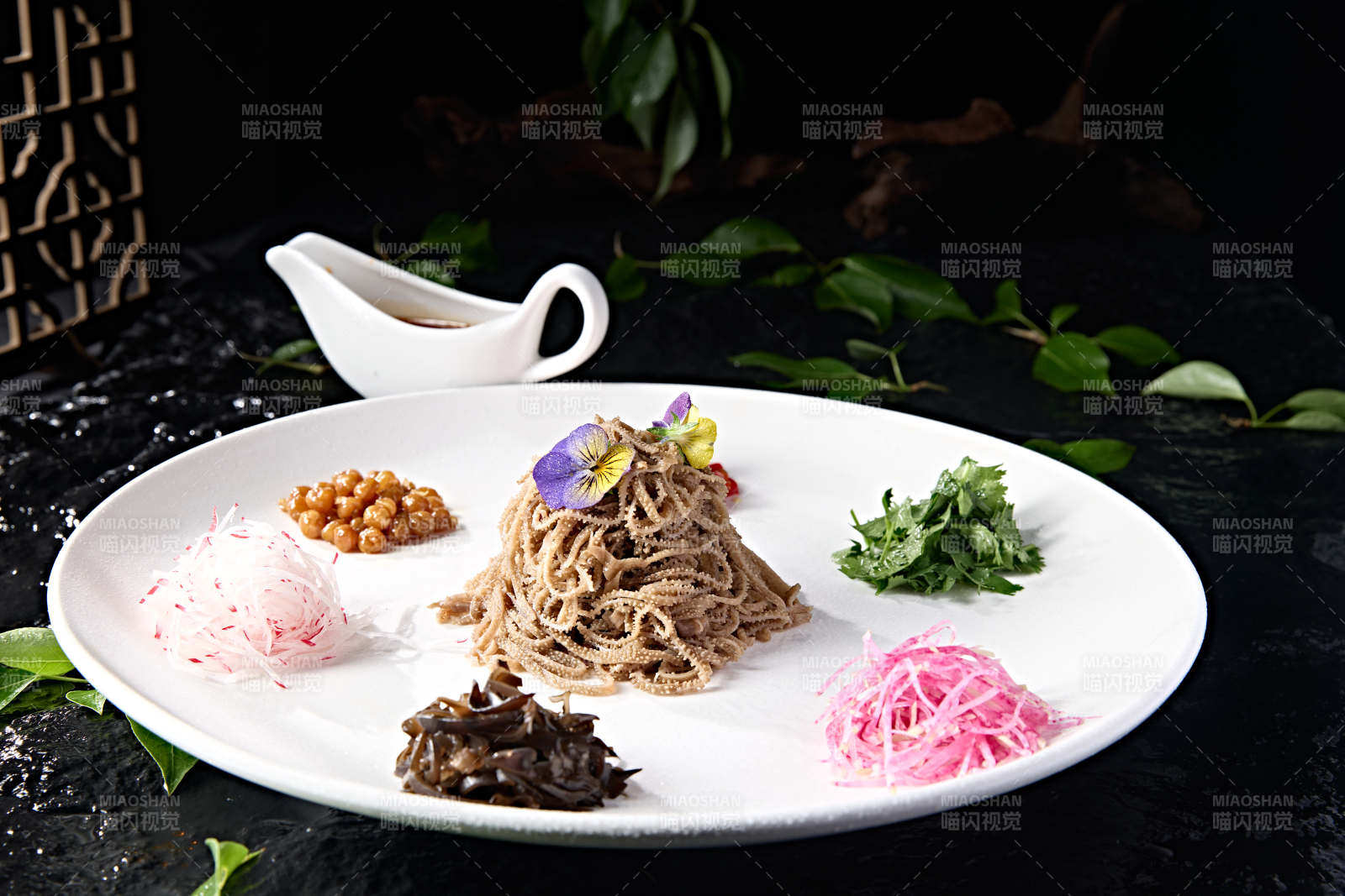 美味凉菜五彩浇汁拌毛肚丝图片