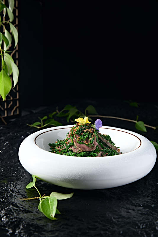 美味凉菜藜麦沙葱凉拌牛腱肉图片