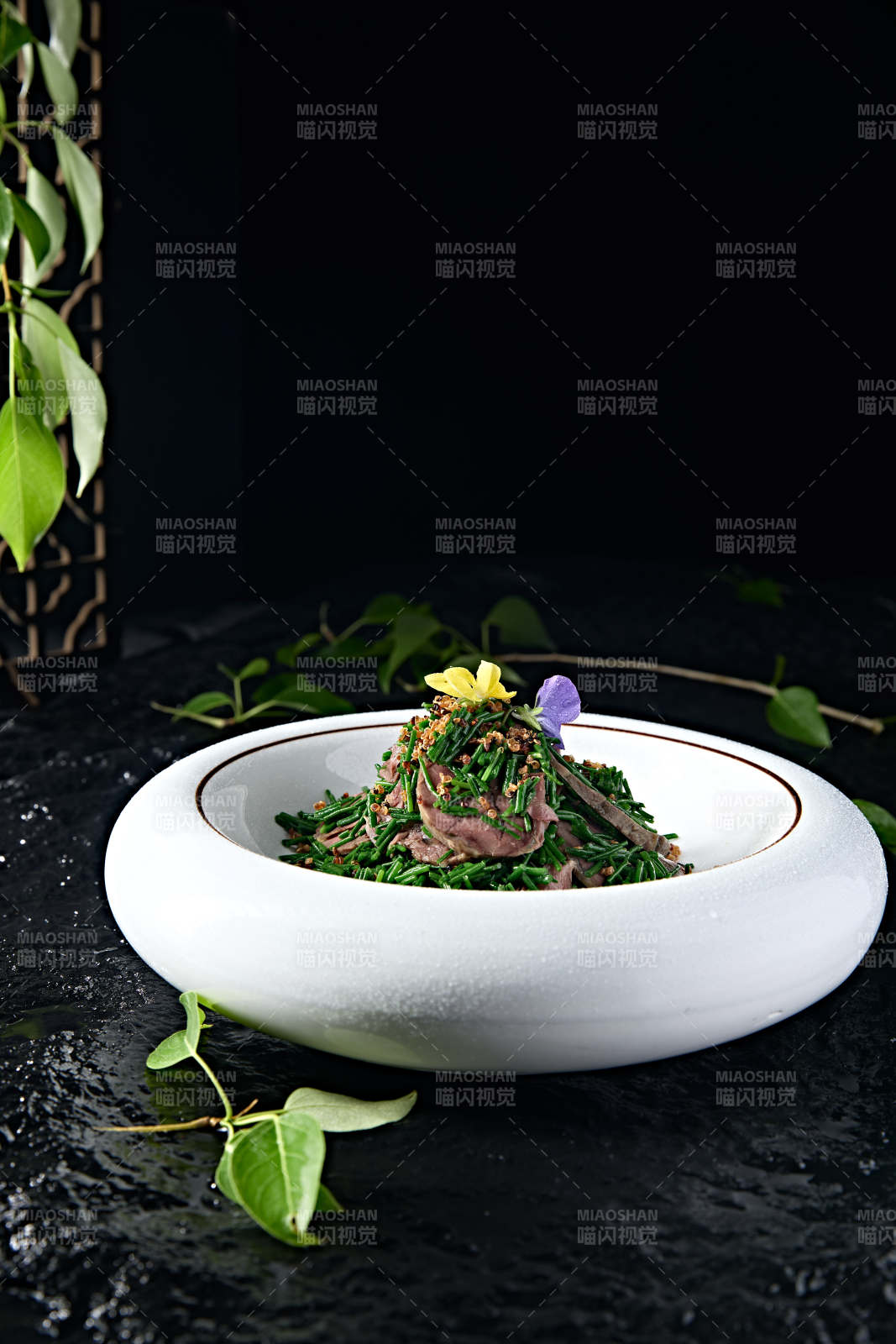 美味凉菜藜麦沙葱凉拌牛腱肉图片