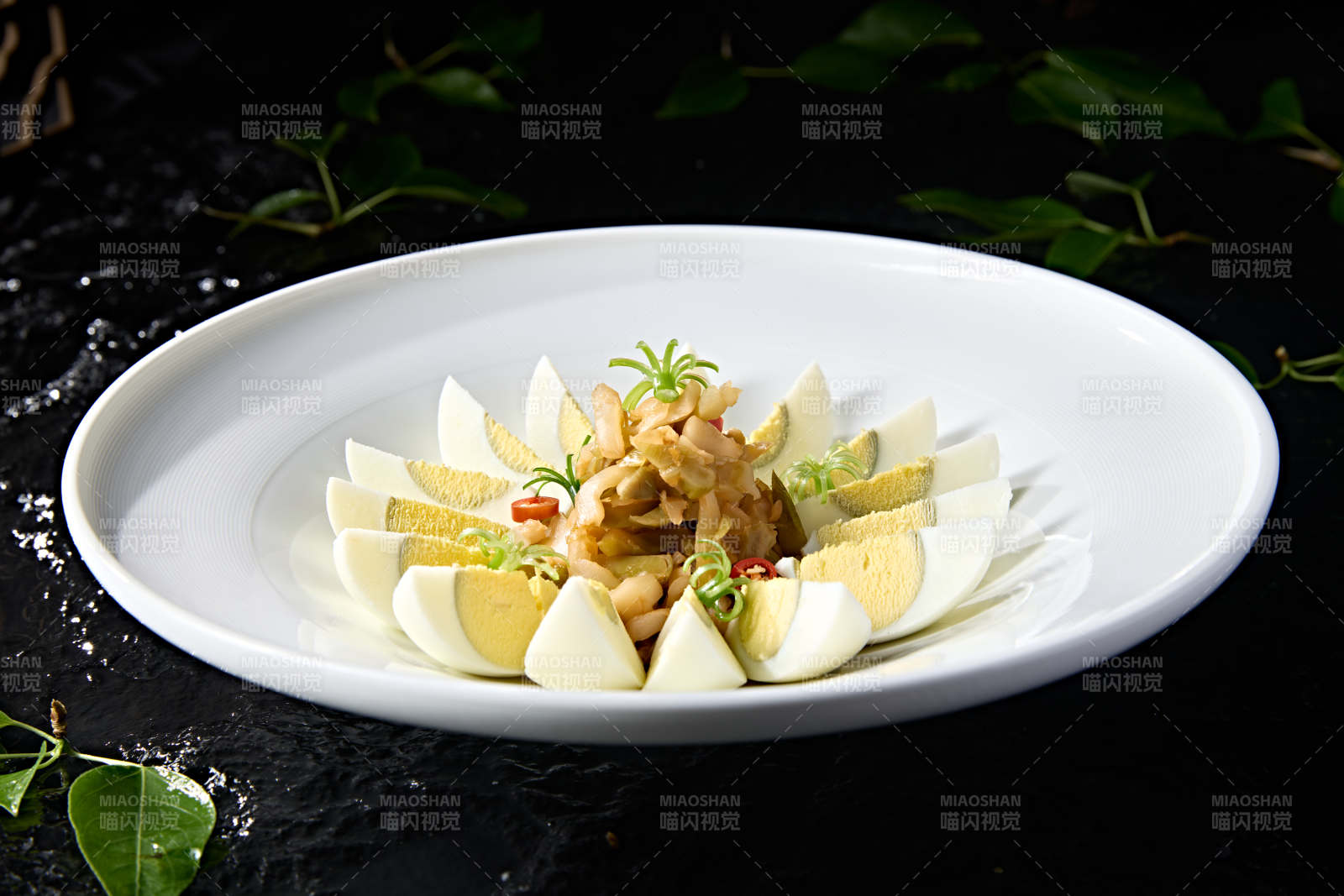 刀切水煮白蛋配涪陵榨菜丝图片