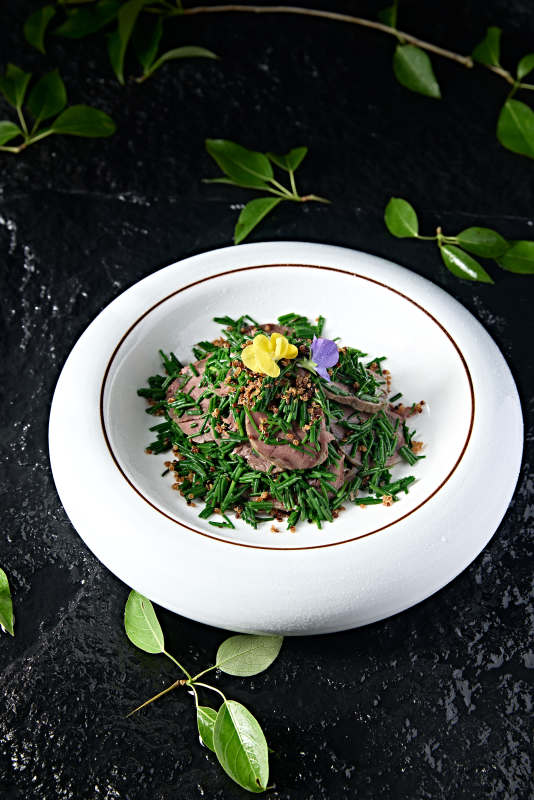 美味凉菜藜麦沙葱凉拌牛腱肉图片