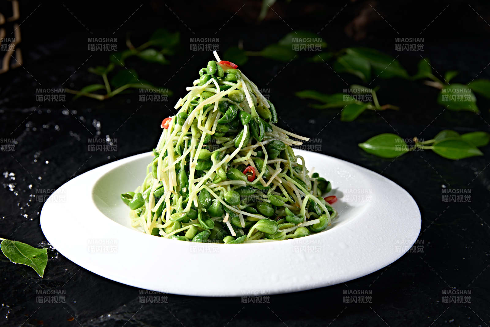 美味凉菜米椒炝拌绿豆芽图片