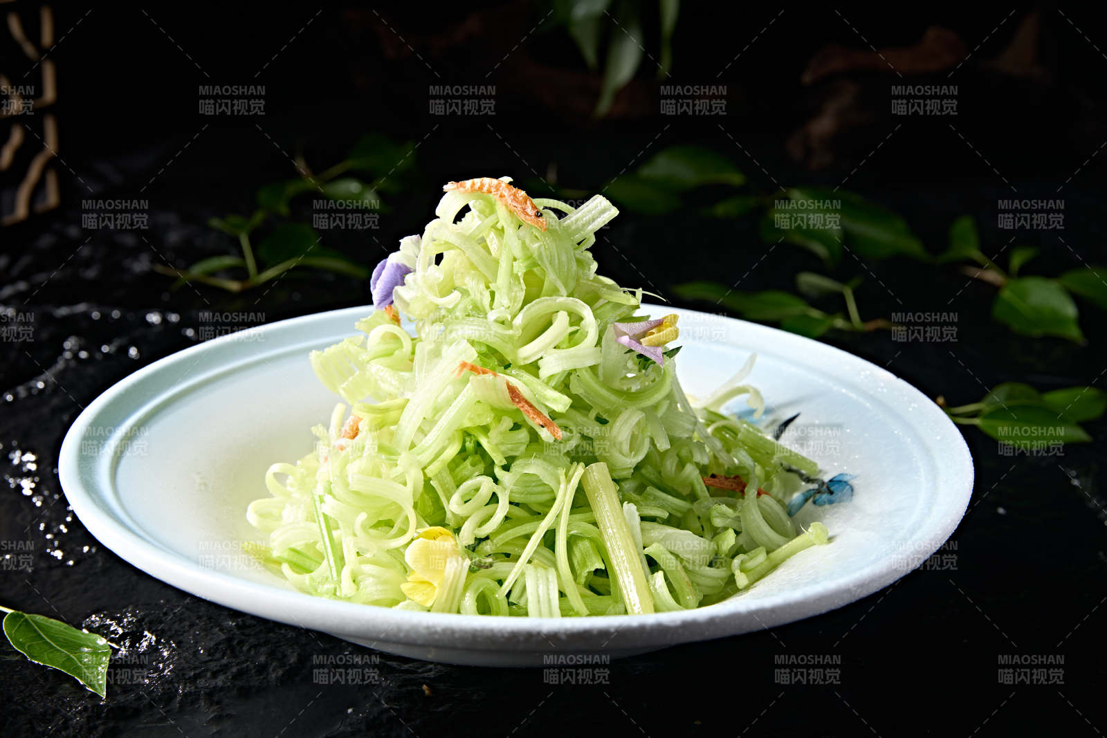 美味凉菜虾干凉拌西芹丝图片