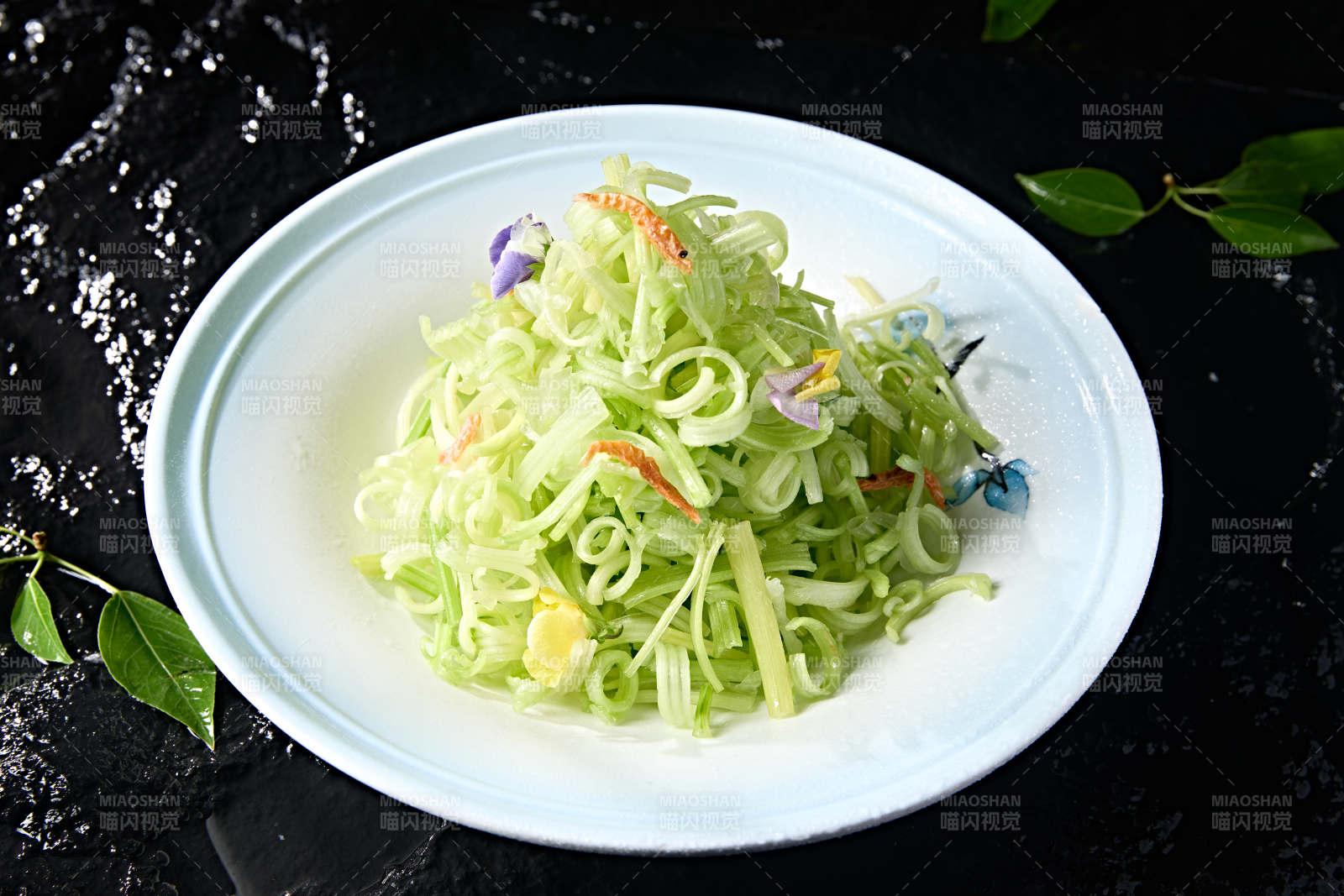 美味凉菜虾干凉拌西芹丝图片