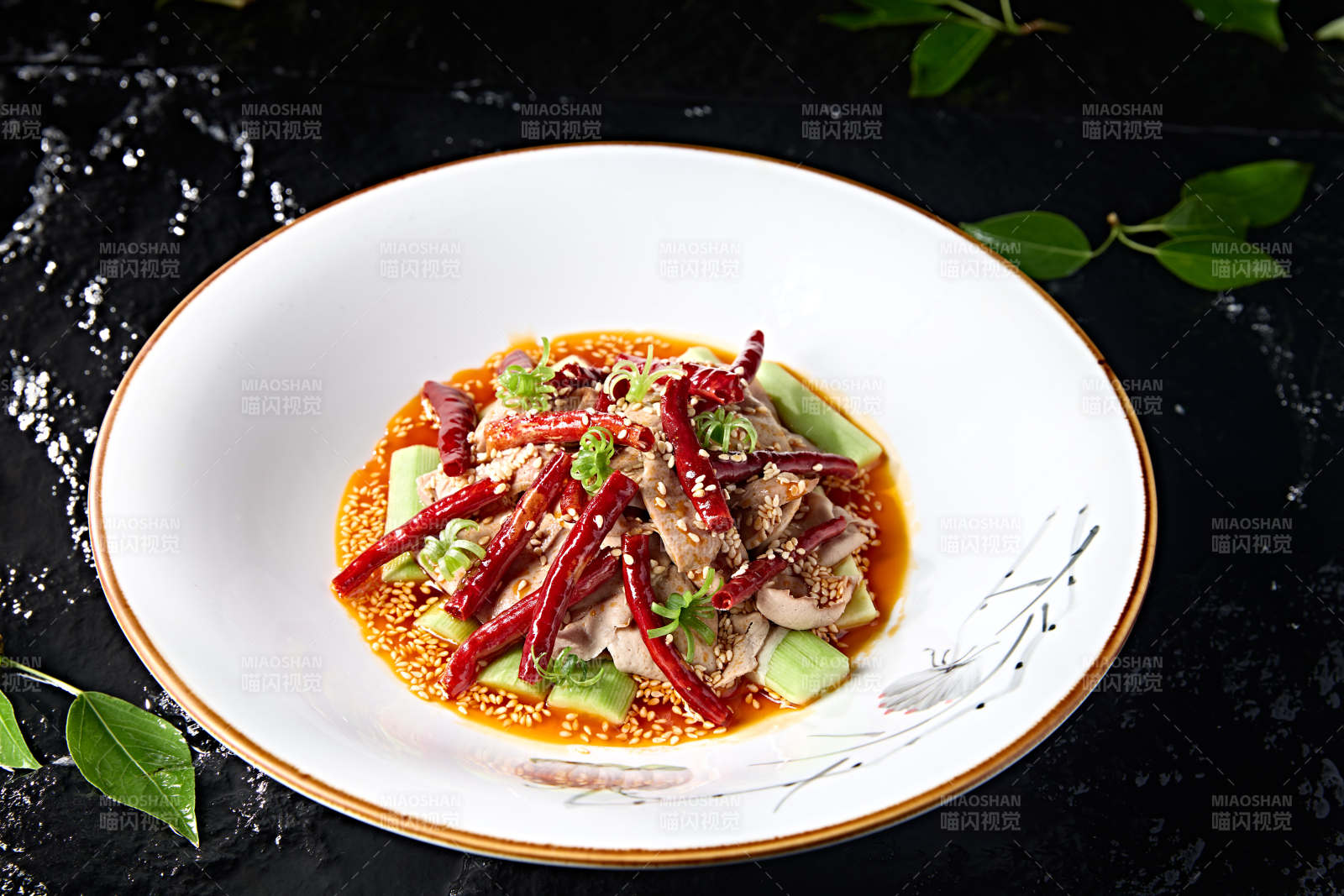 精美凉菜红油香辣芝香小腰片图片