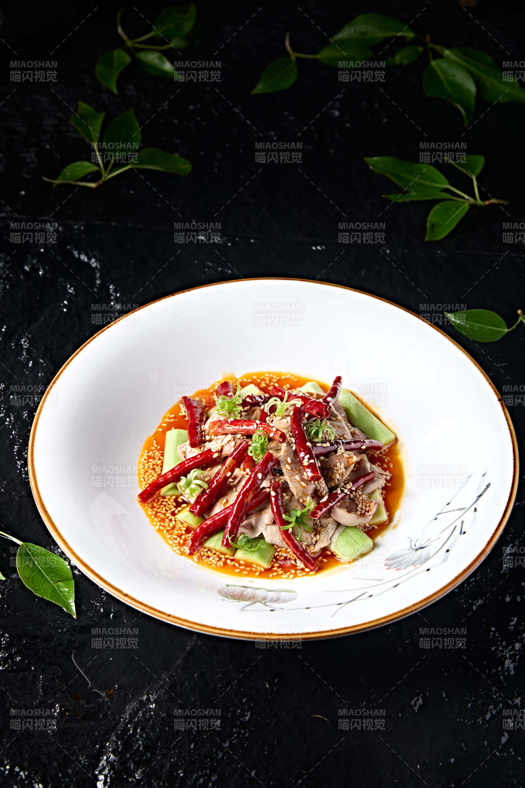 精美凉菜红油香辣芝香小腰片图片