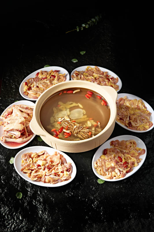砂锅药膳滋补进补鸡肉锅图片