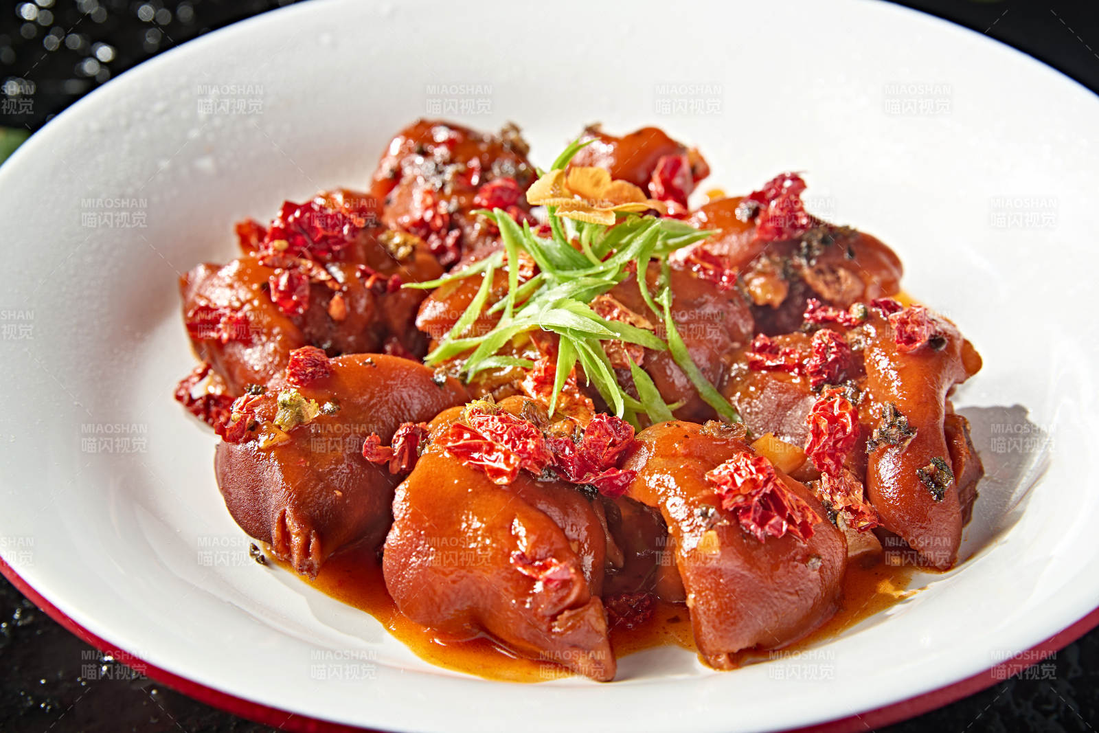中餐美食川味香辣猪蹄块图片