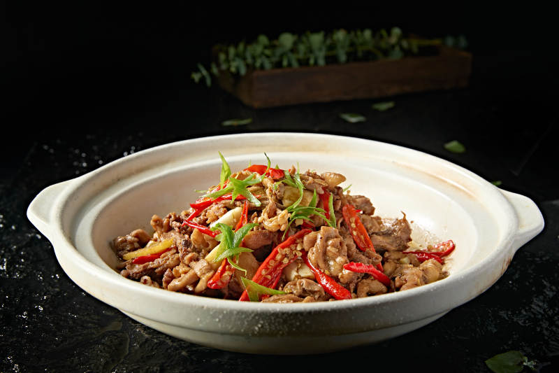 中餐湘菜美味砂锅蒜香辣煲柴鸡锅图片