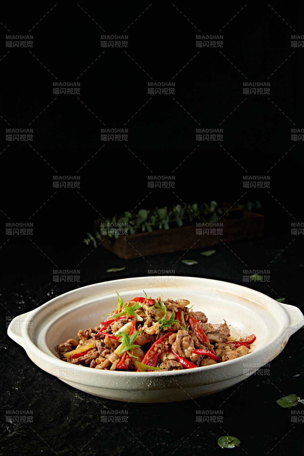 中餐湘菜美味砂锅蒜香辣煲柴鸡锅图片