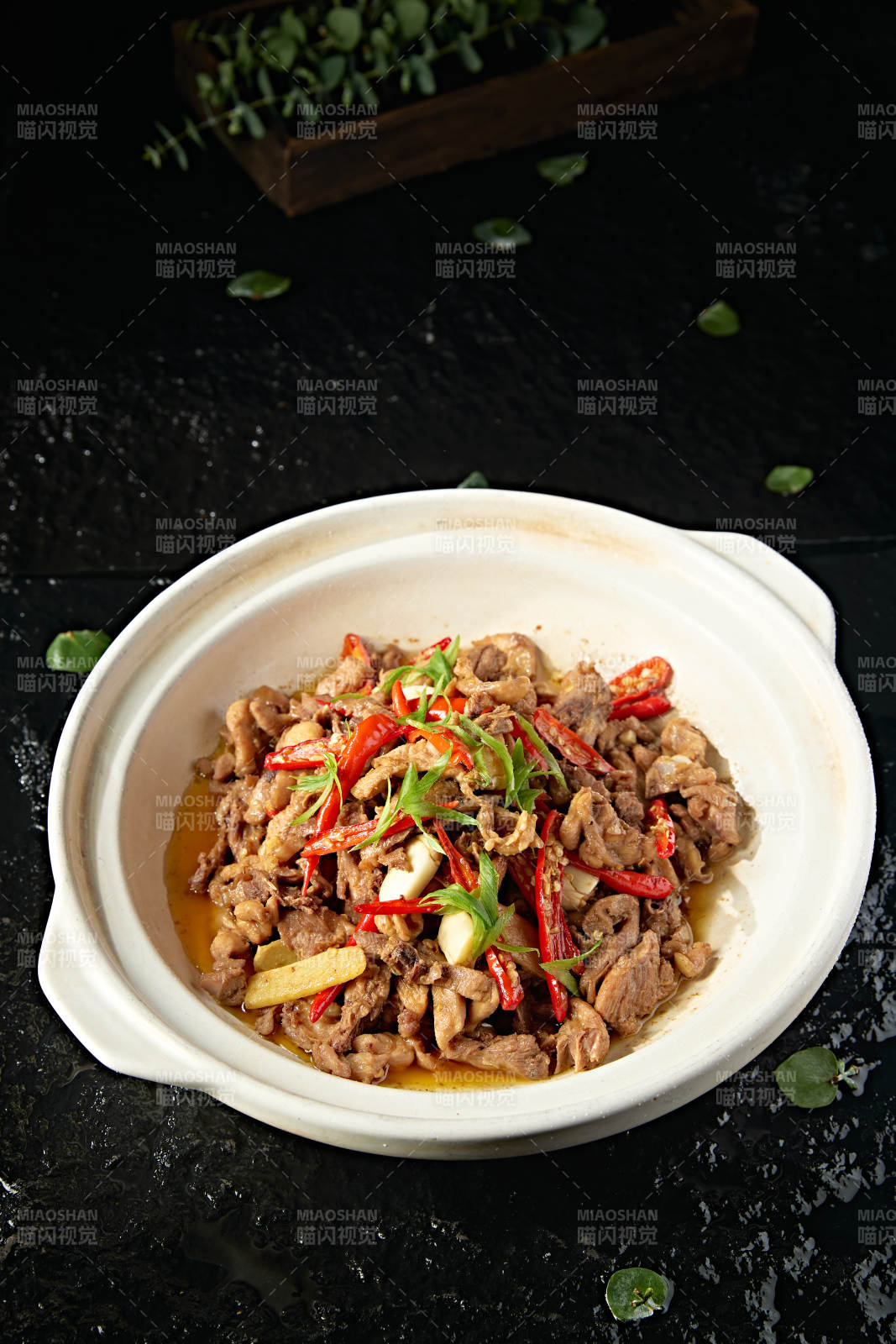 中餐湘菜美味砂锅蒜香辣煲柴鸡锅图片