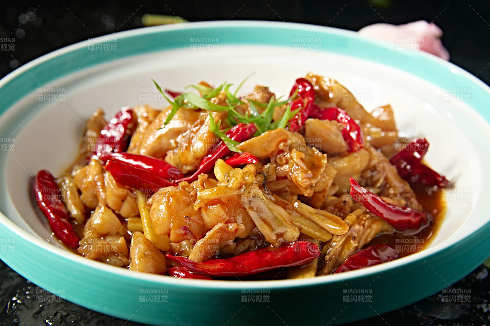 中餐湘菜美味爆辣仔姜烧牛蛙图片