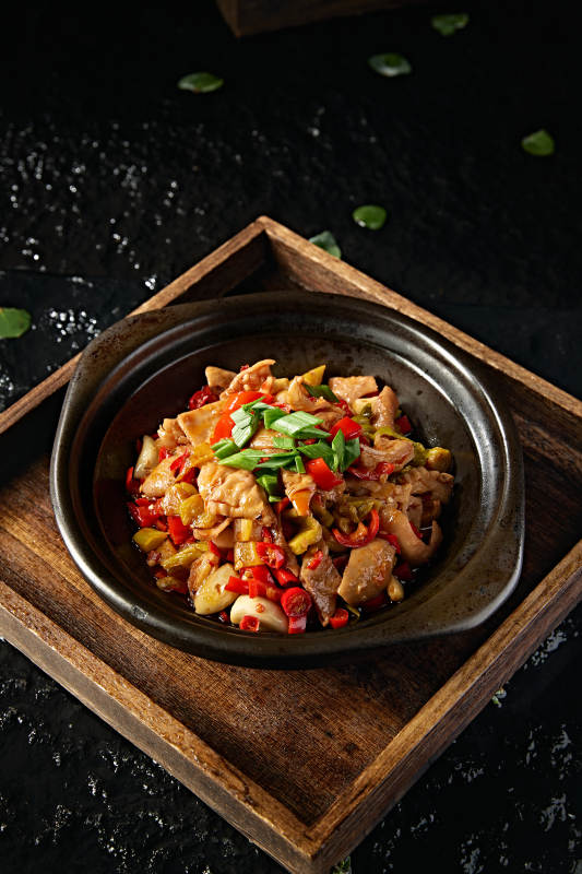 中餐湘菜美味砂锅蒜香香辣肥肠图片