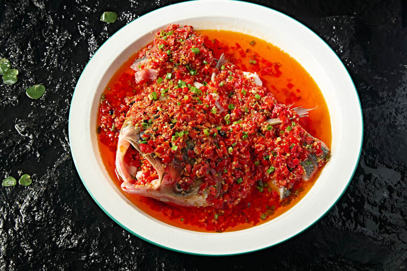 中餐湘菜美味经典剁椒鱼头图片