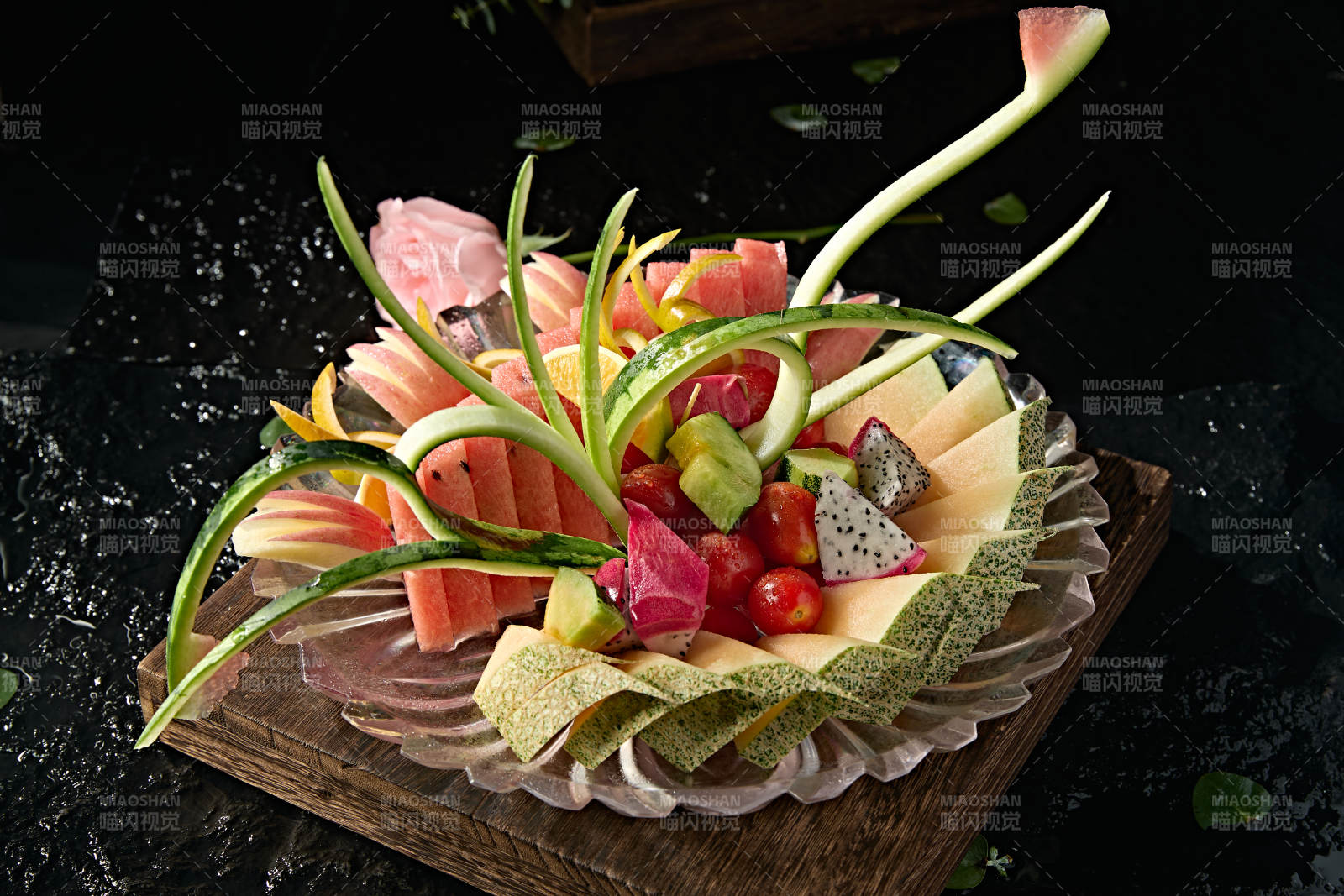 餐饮赠送惠客果盘图片