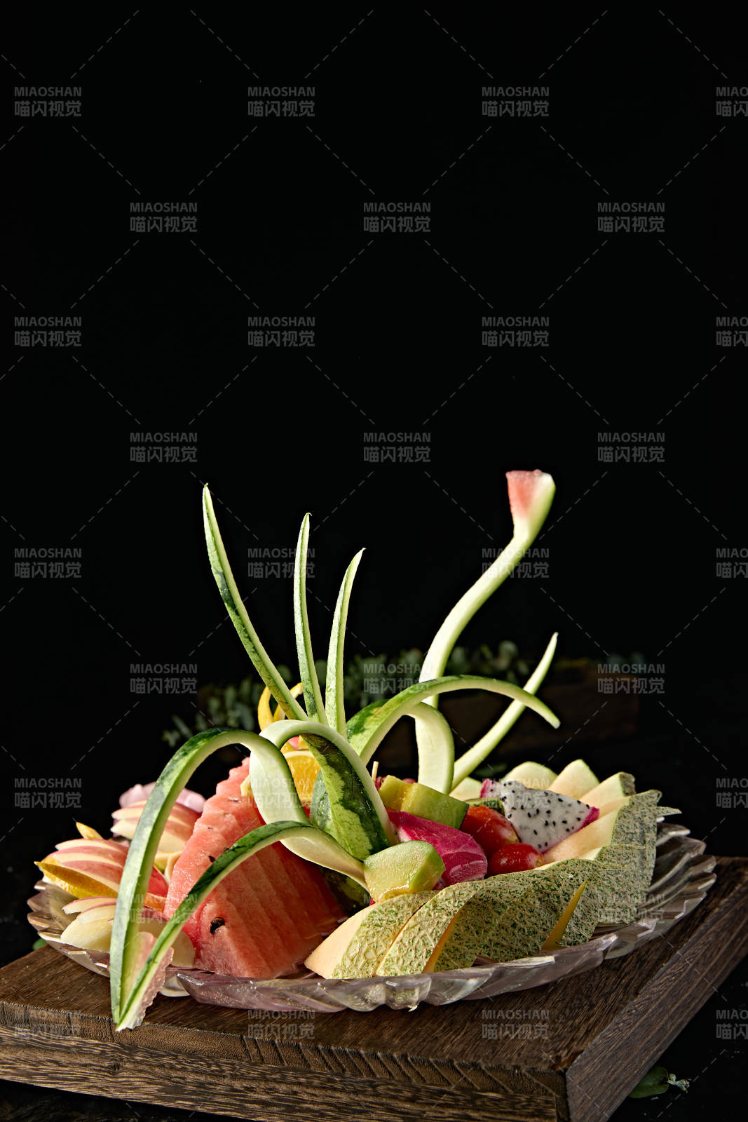 餐饮赠送惠客果盘图片