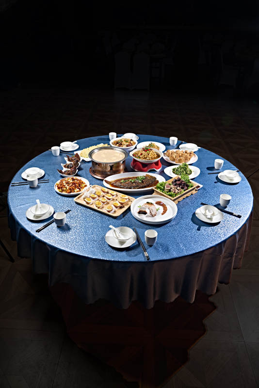 一桌美味草原风情宴席图片