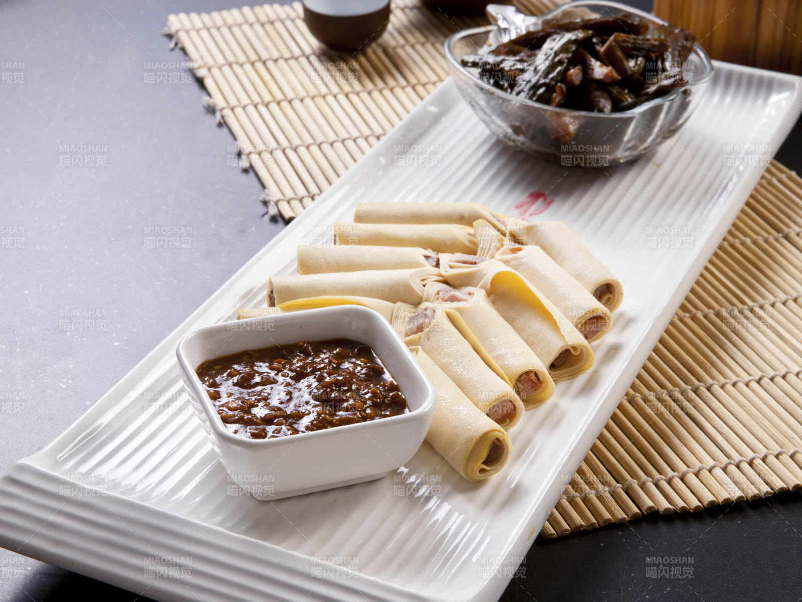 美味凉菜怀安豆腐皮卷熏肉图片