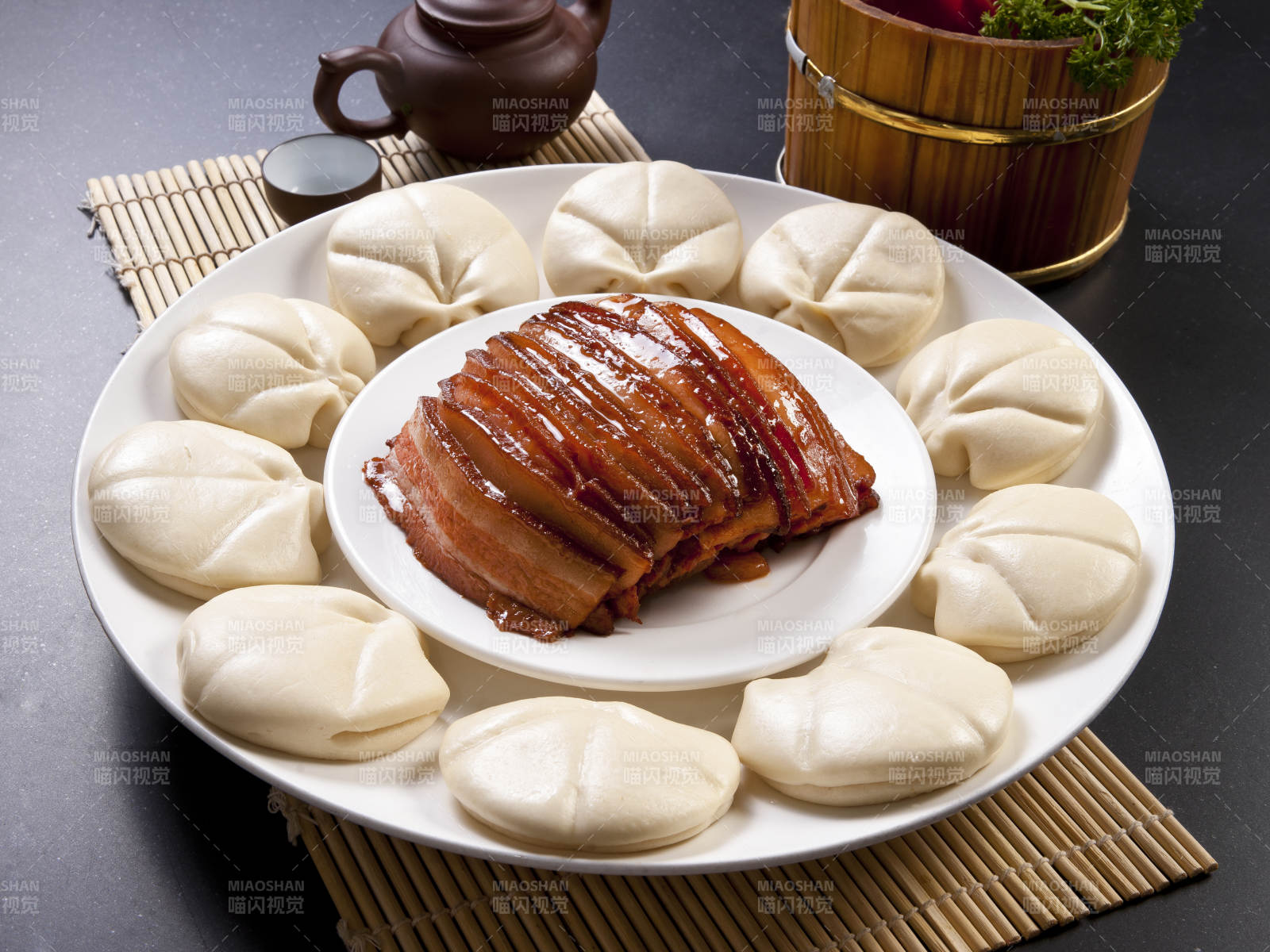 金牌扣肉配花馍图片