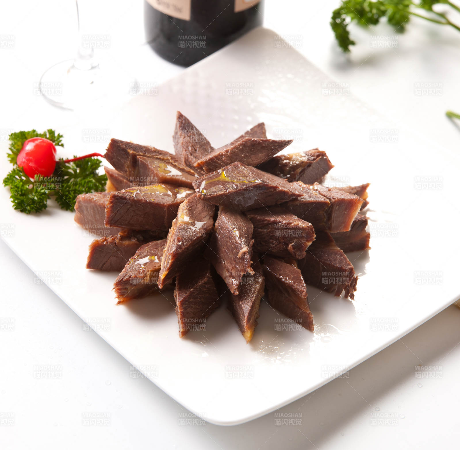 卤味小驴肉图片