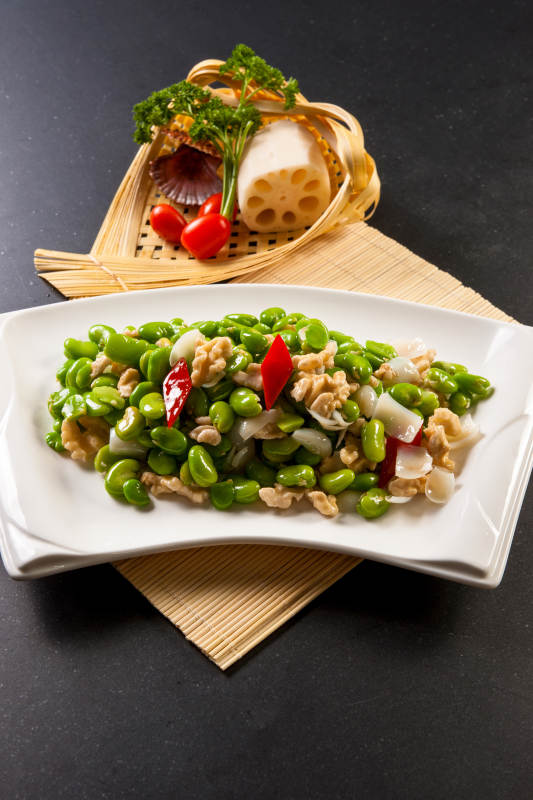 桃仁百合小炒青蚕豆图片