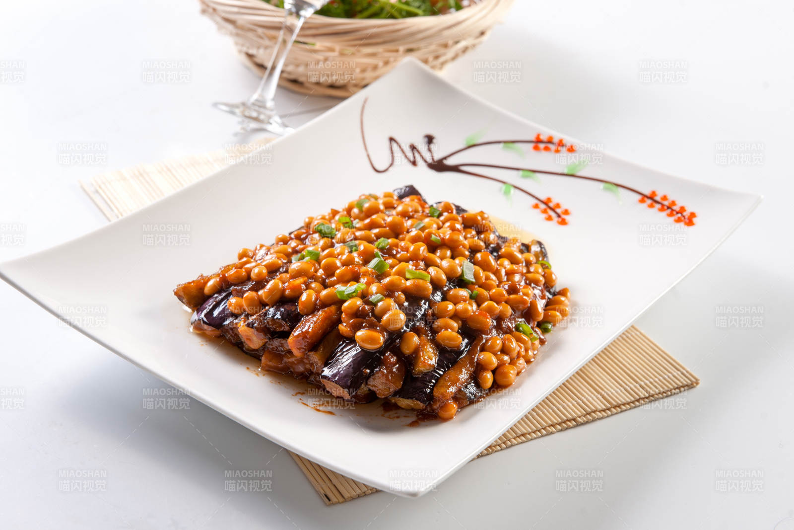 黄豆油焖茄子图片