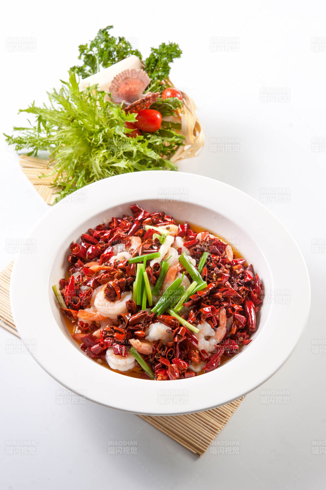 葱香水煮大虾仁图片