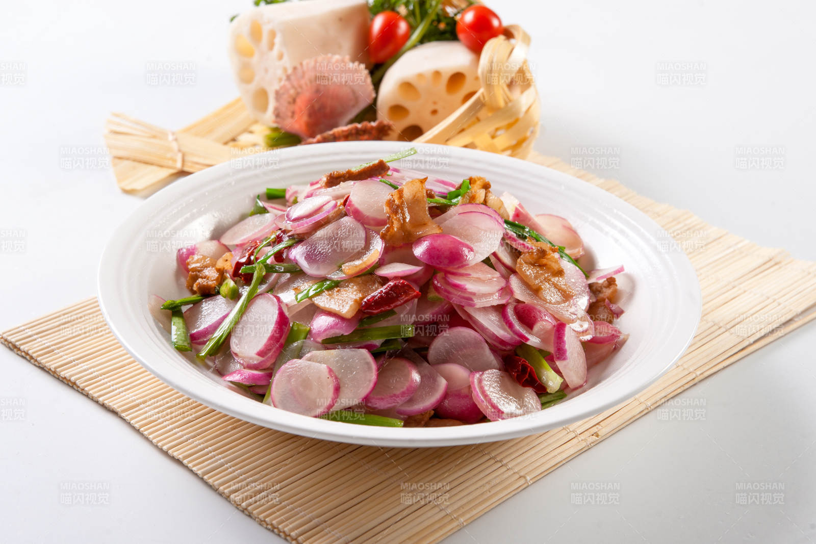 韭菜辣炒樱桃萝卜五花肉图片