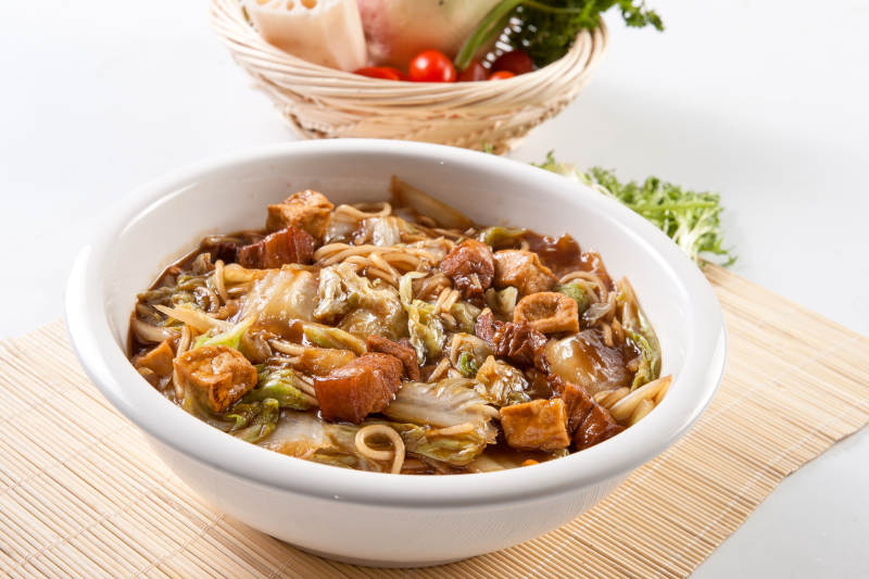 农家红烧肉白菜豆腐炖粉条图片