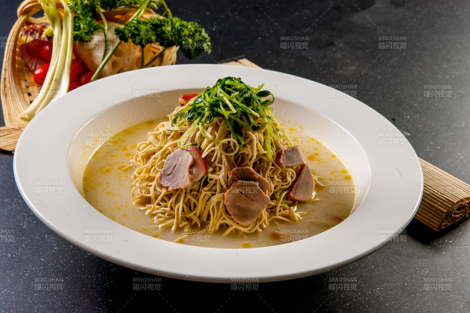 熏肉浓汤大烫干丝图片