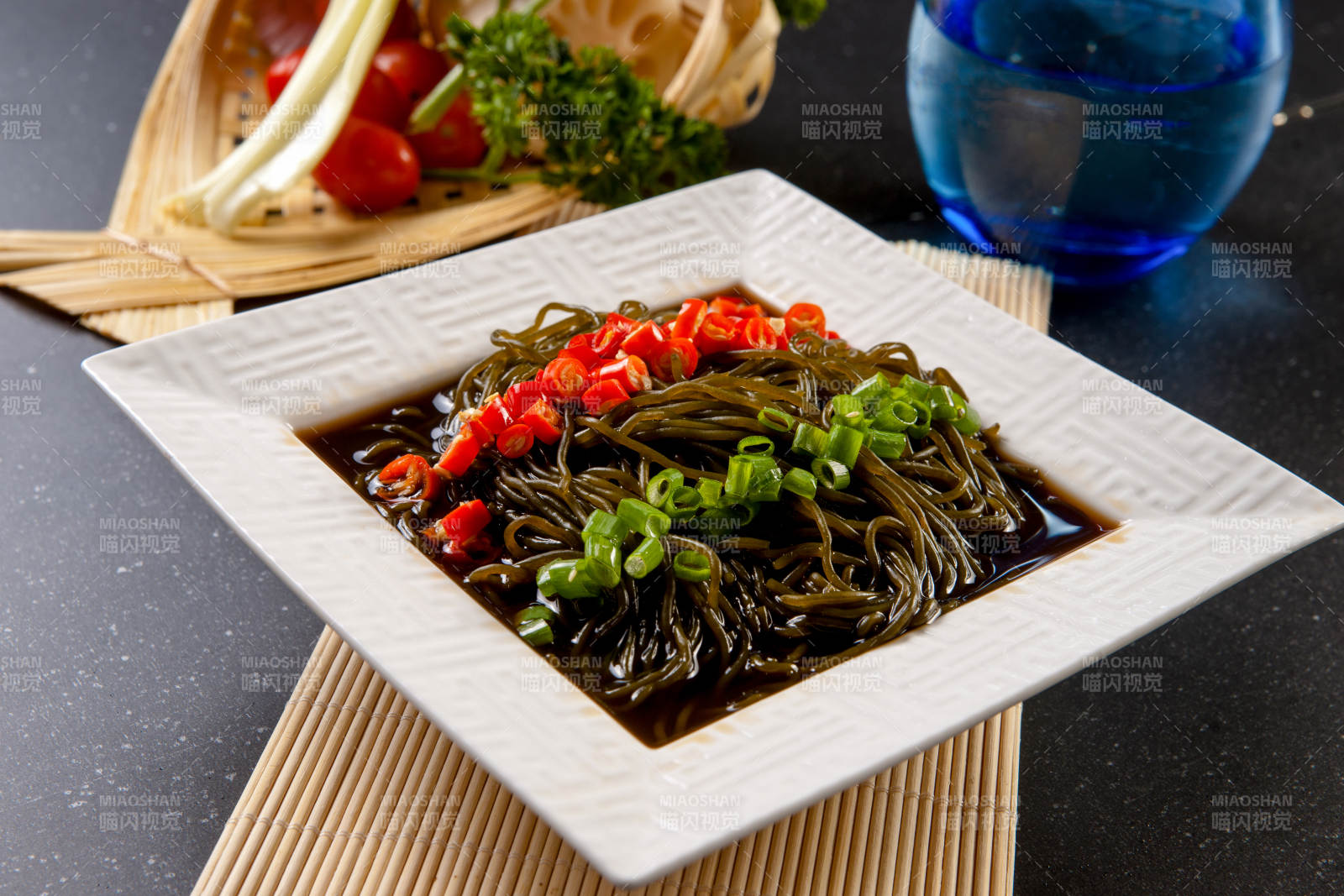 酸辣蕨根粉图片