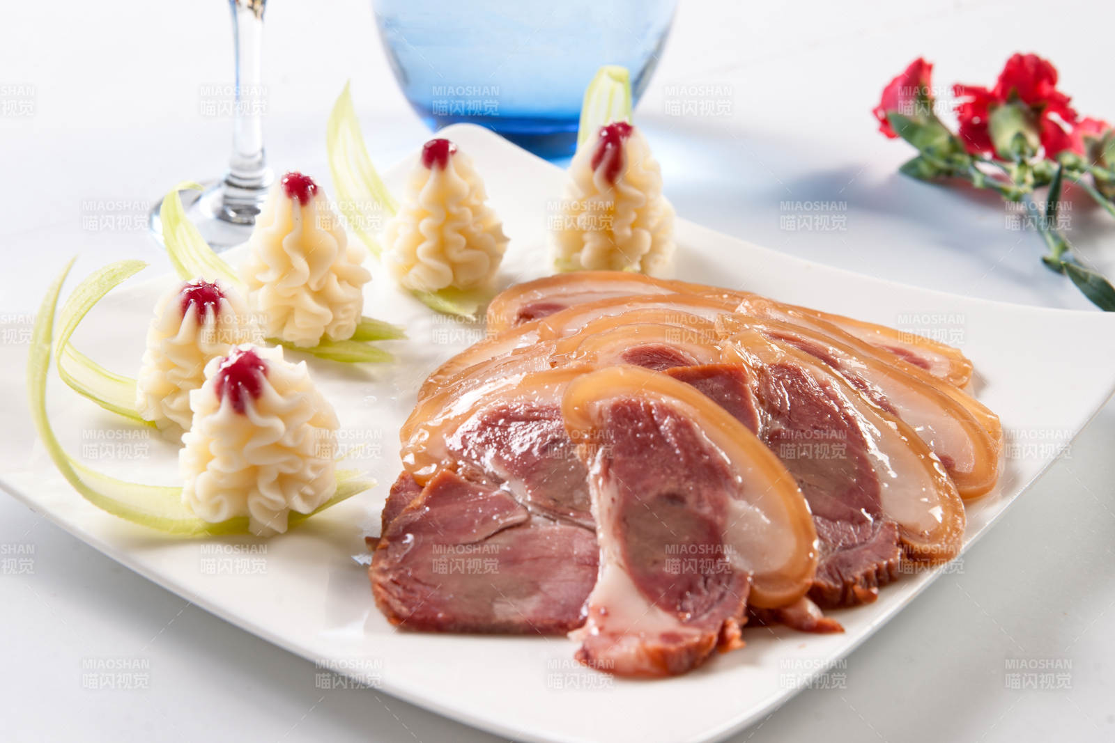 薯泥冷切猪头肉图片