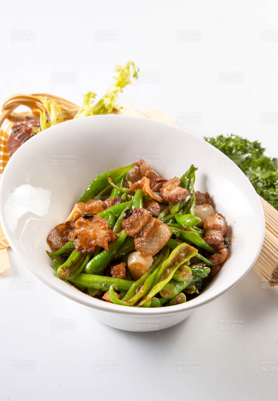 蒜香杭椒五花肉图片