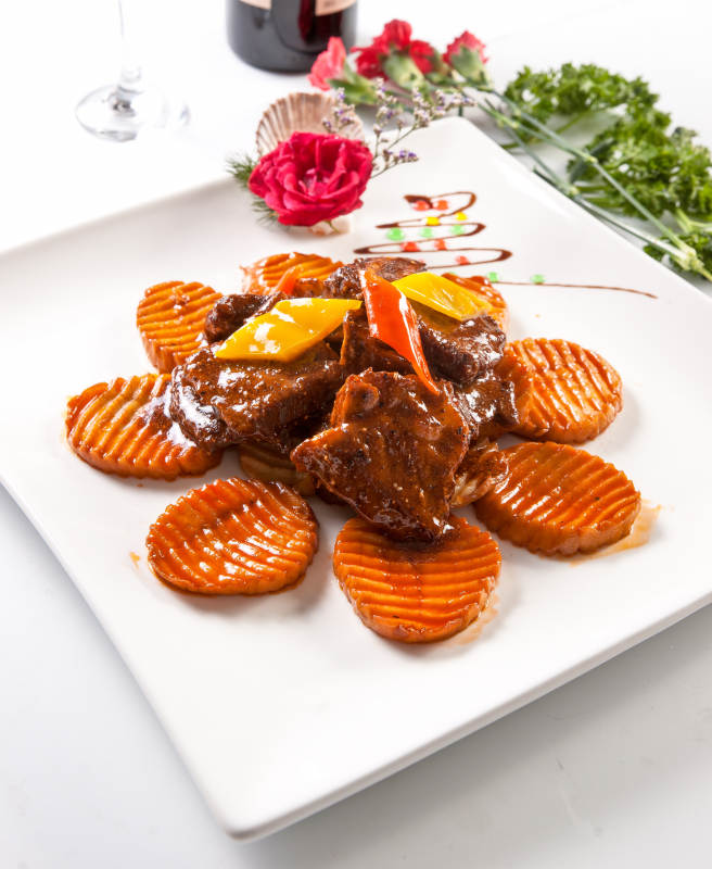 彩椒杏鲍菇酱爆牛仔骨图片