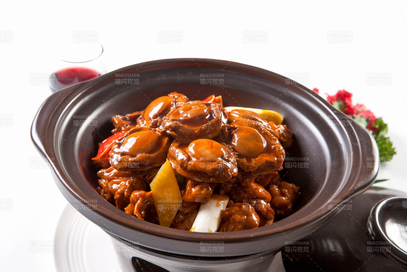 砂锅南非鲍烧柴鸡块图片